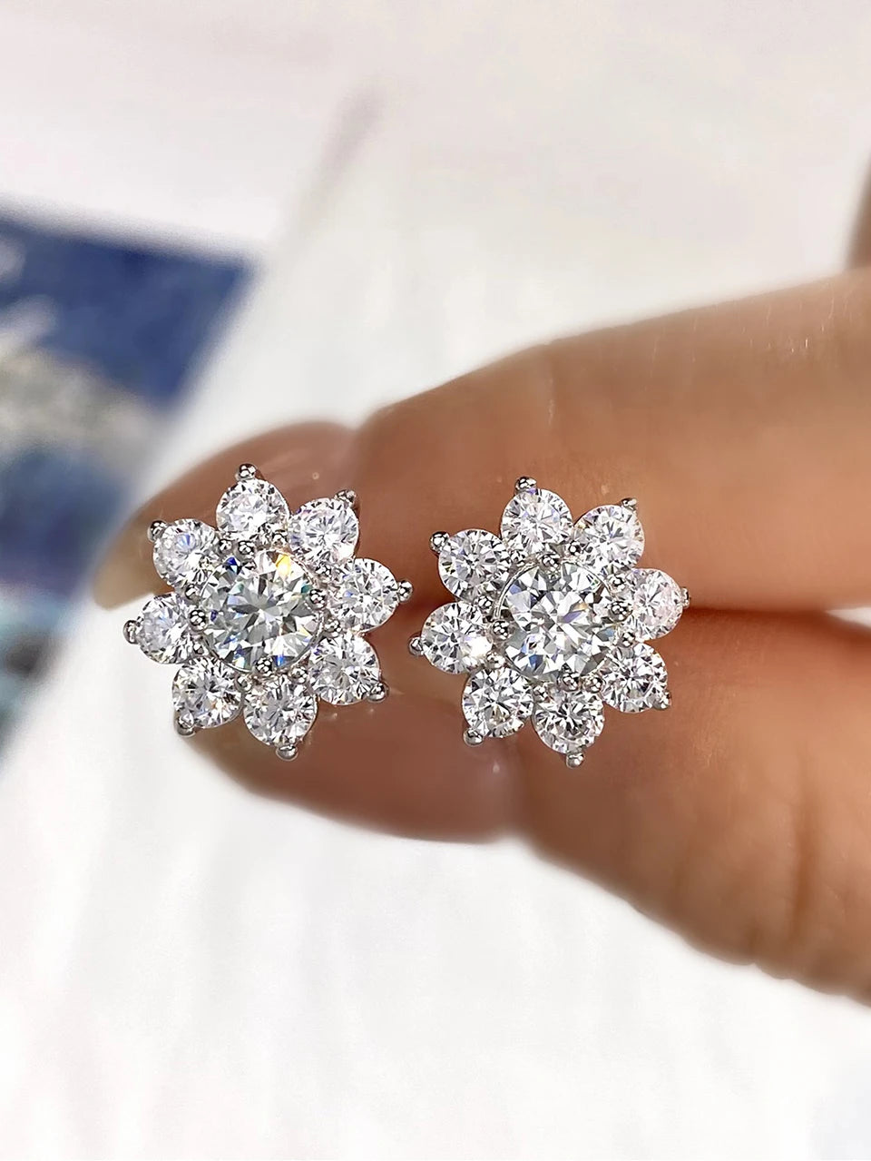 DW 0.5CT Moissanite Diamond Flower Stud Earrings