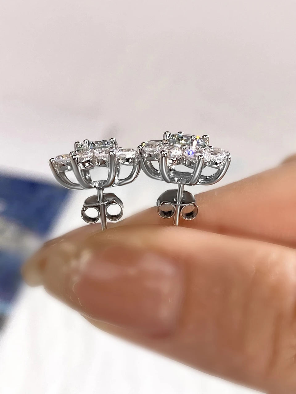 DW 0.5CT Moissanite Diamond Flower Stud Earrings